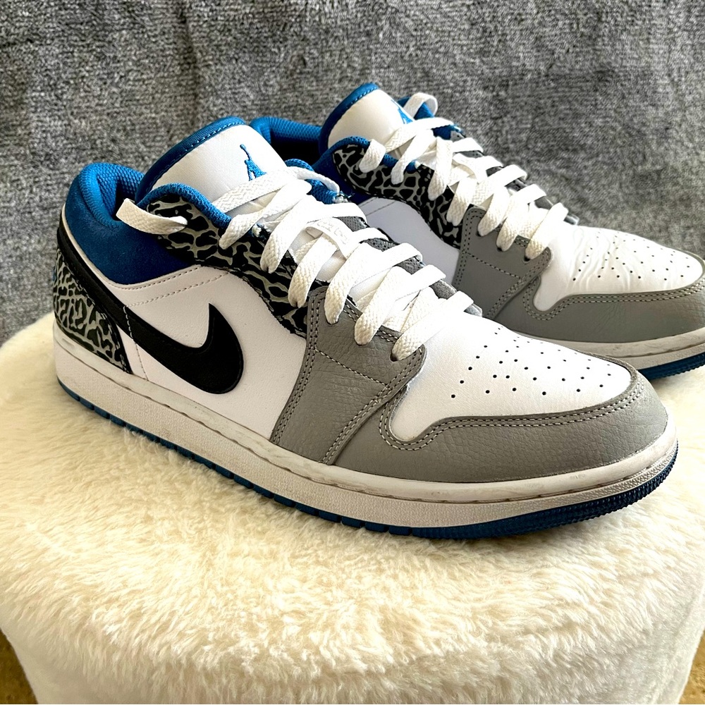 Air Jordan 1 Low SE size 9.5